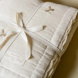 Quilted dekentje - Handgeborduurd met klavertjes